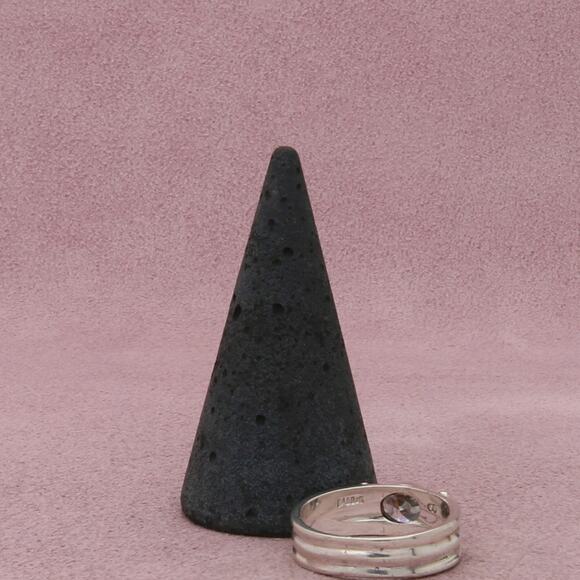 sterling silver oval-cut cz band ring size 8 - Picture 3 of 3